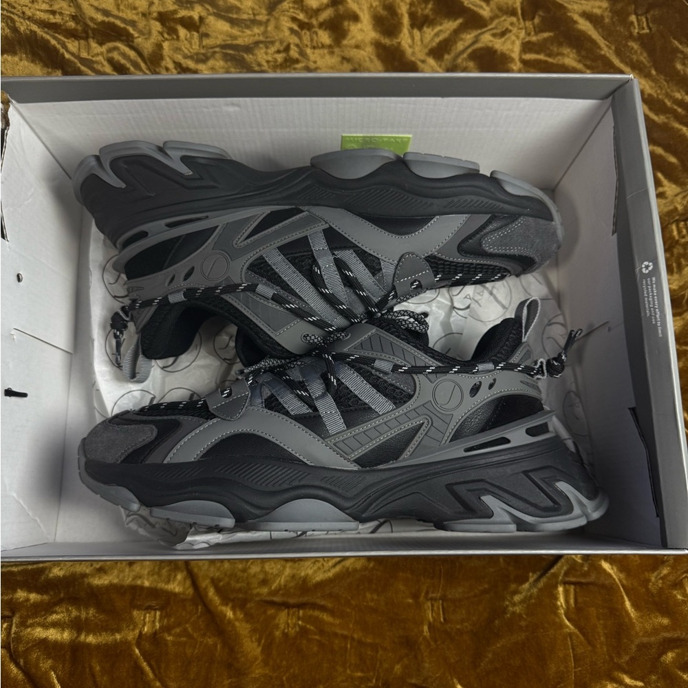 Stylish Black and Gray Men's Sneakers